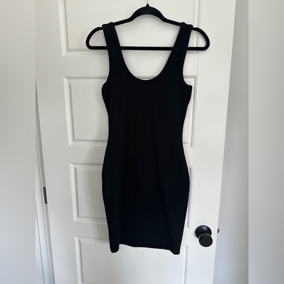 Dex Black Bodycon Mini Dress Scoop Neck Sleeveless - Picture 2 of 3